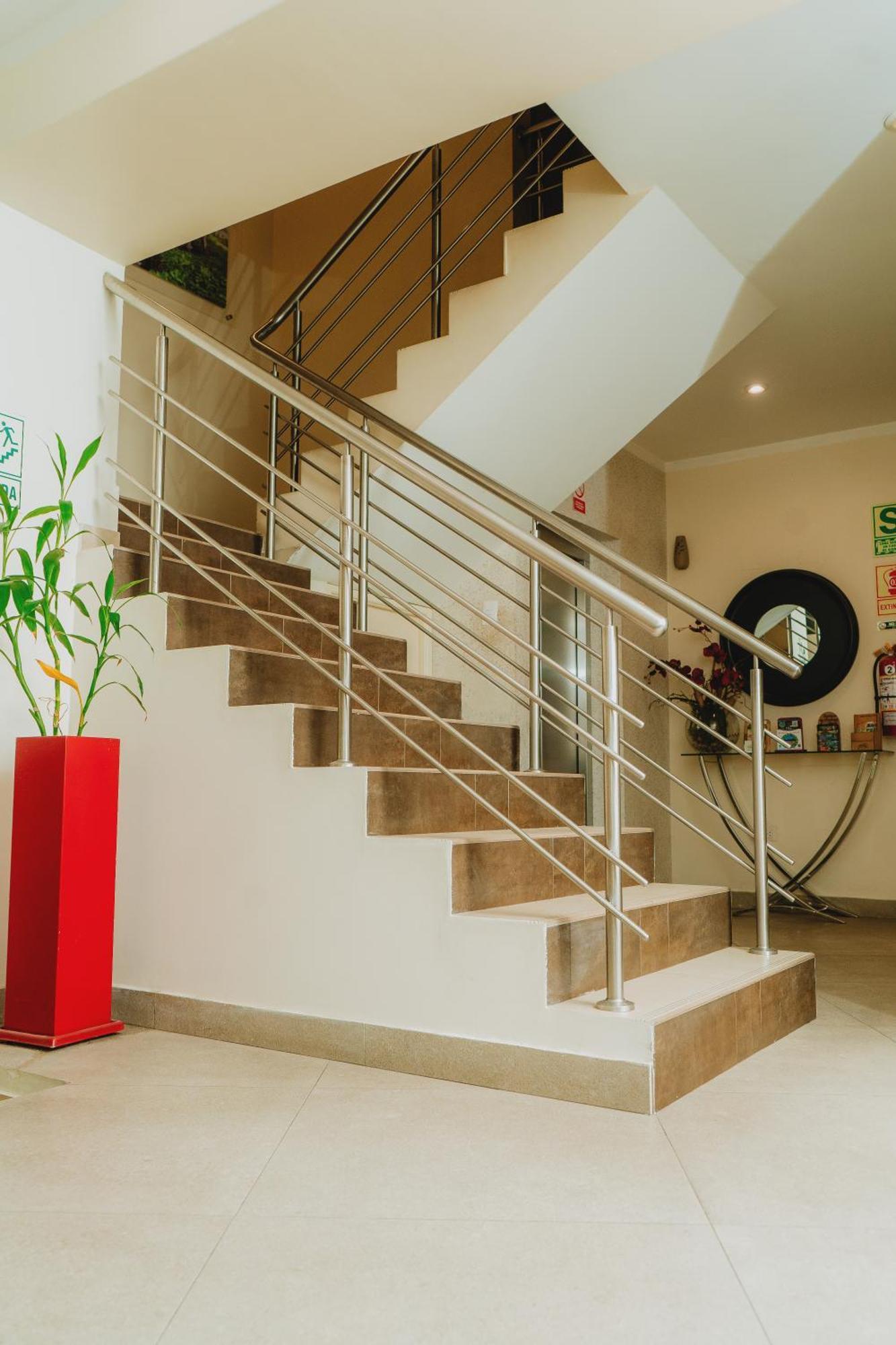 Hotel Natural Green Lounge Тінго-Марія Екстер'єр фото